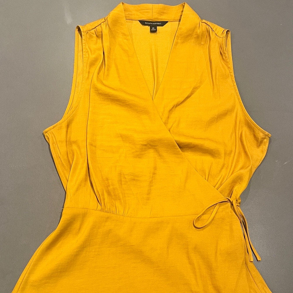 Banana Republic Yellow Sleeveless Wrap Top - Picture 3 of 16